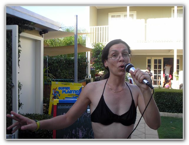 LJ in Kareoke mode DJ & SJ House Xmas Day 2006